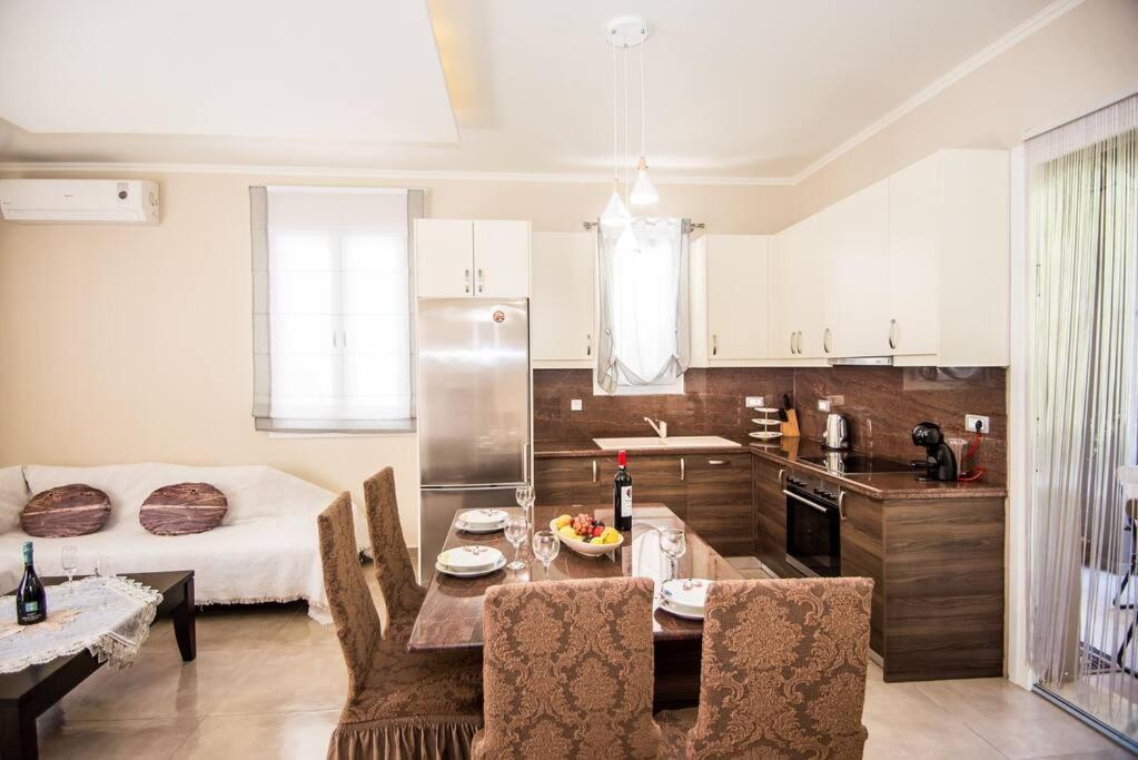 ארגוסטולי Joana Apartment מראה חיצוני תמונה